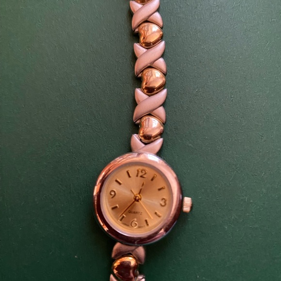 Faded Glory watch silver colored band with gold tone hearts. - Picture 8 of 9